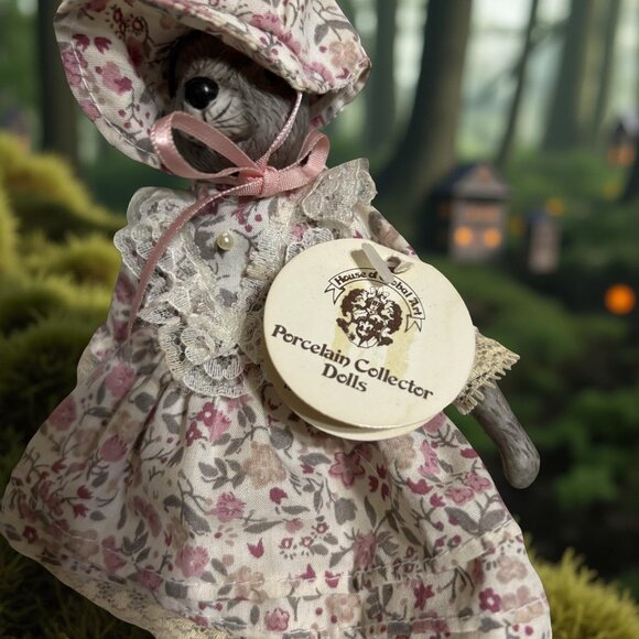6.5” Porcelain Mouse Doll in Bonnet & Calico Dress – Cloth Body, Bisque Head/Han - Picture 7 of 8